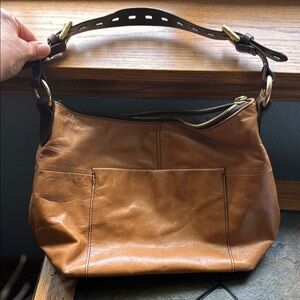 HOBO Elegant Tan Leather Shoulder Bag